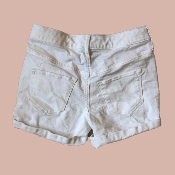 Mossimo white shorts, Woman size 24” - Picture 2 of 3